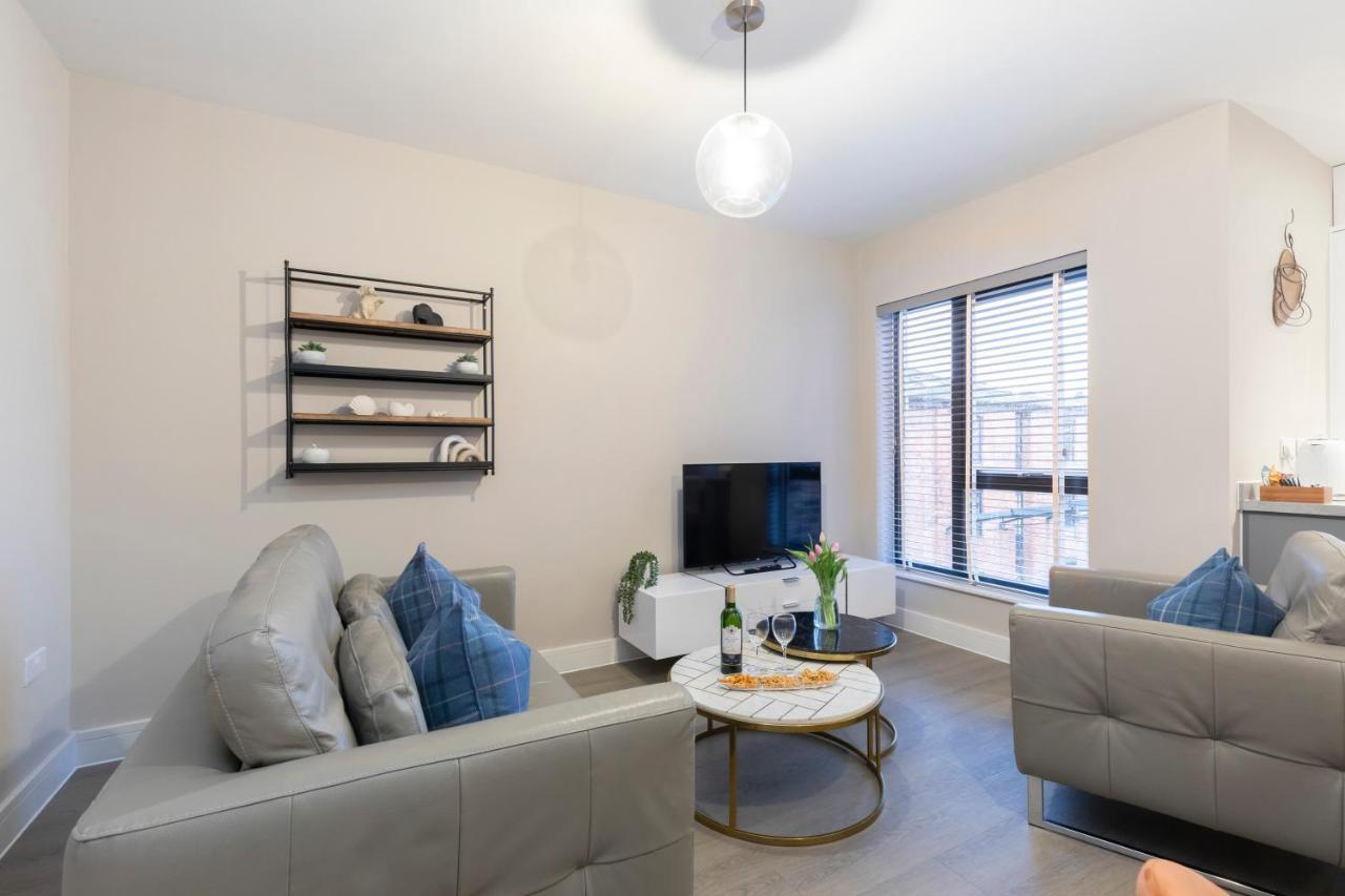 Elliot Oliver - Chic 2 Bedroom Town Centre Apartment Cheltenham Eksteriør billede