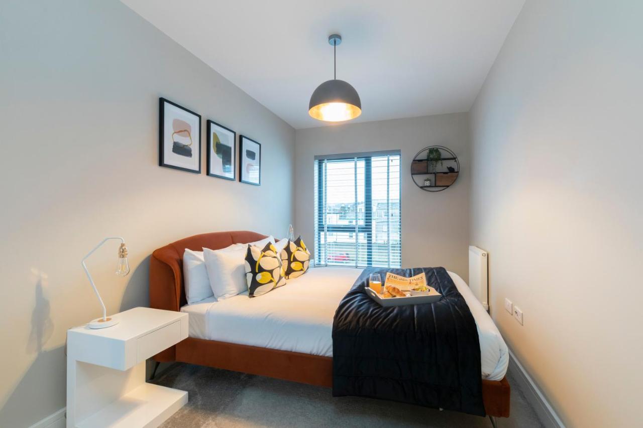 Elliot Oliver - Chic 2 Bedroom Town Centre Apartment Cheltenham Eksteriør billede