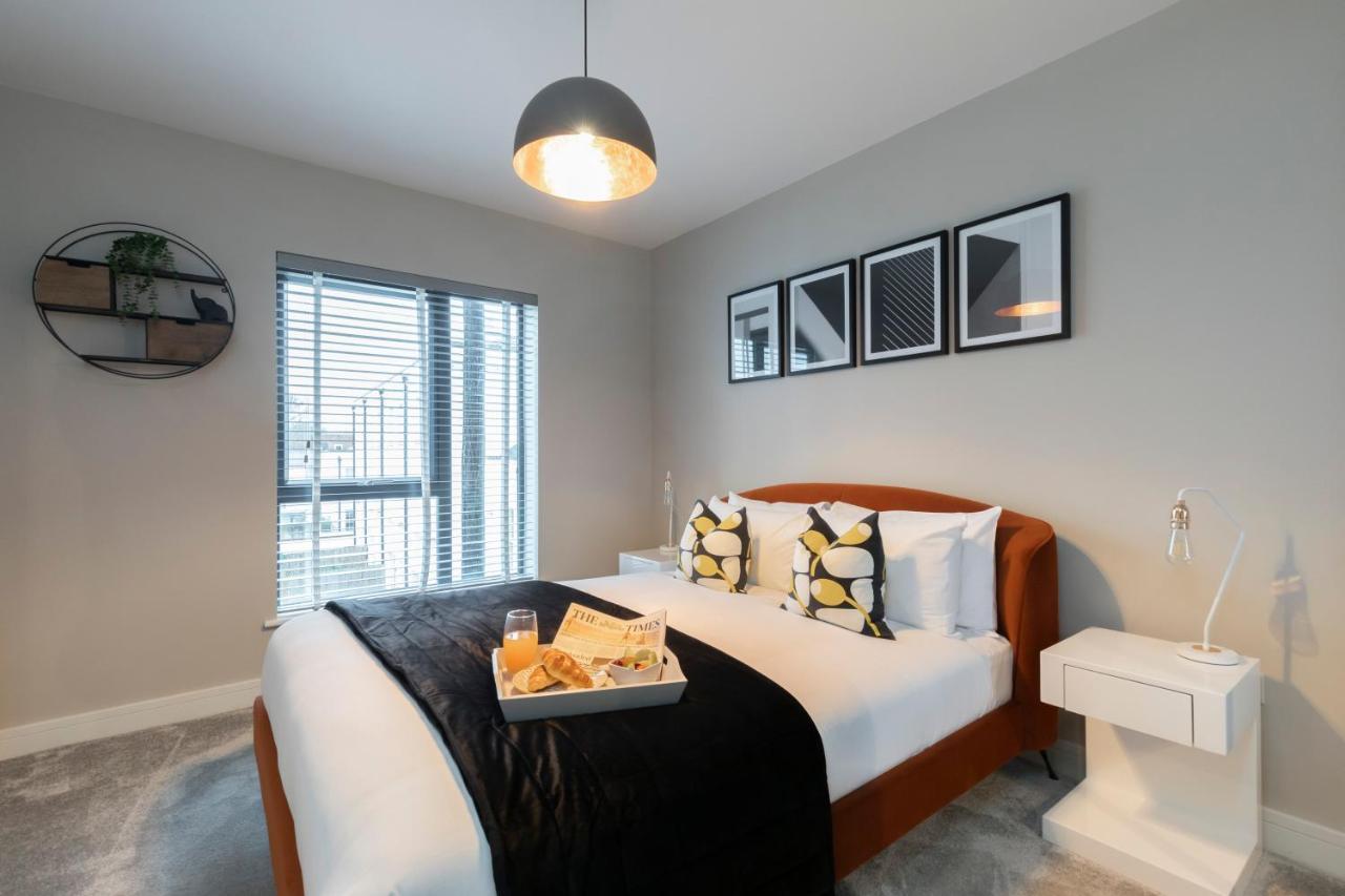 Elliot Oliver - Chic 2 Bedroom Town Centre Apartment Cheltenham Eksteriør billede