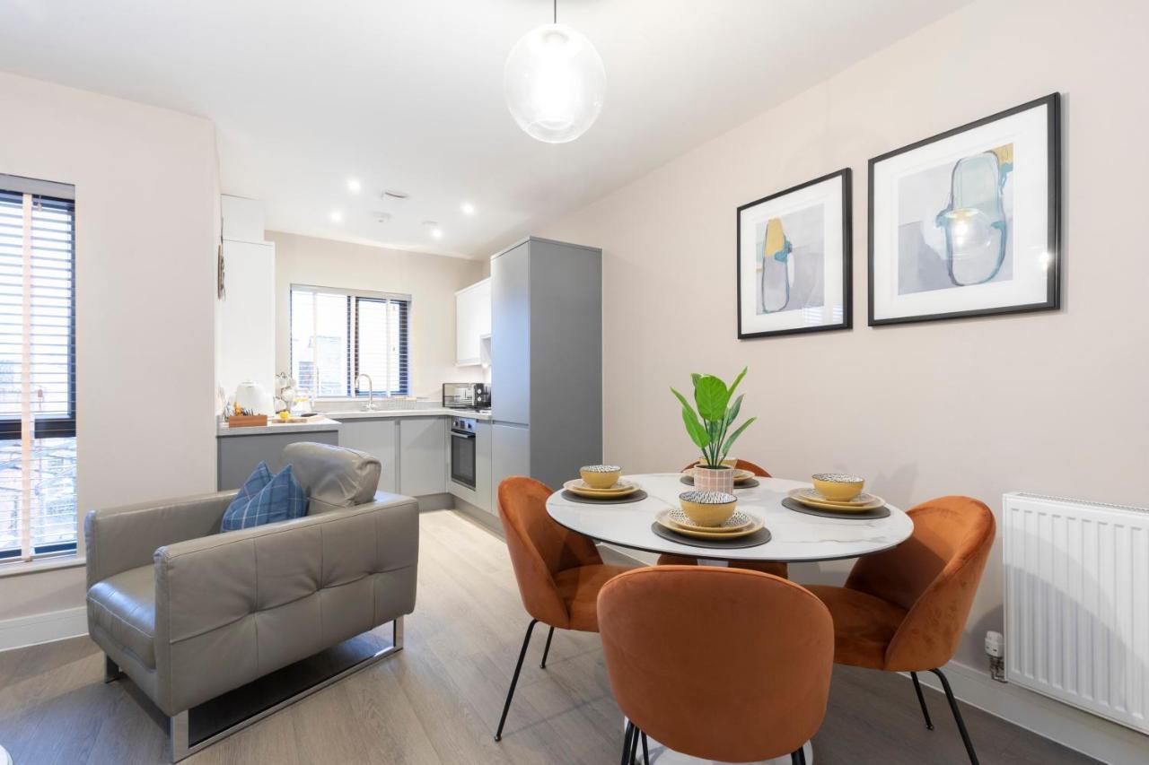 Elliot Oliver - Chic 2 Bedroom Town Centre Apartment Cheltenham Eksteriør billede