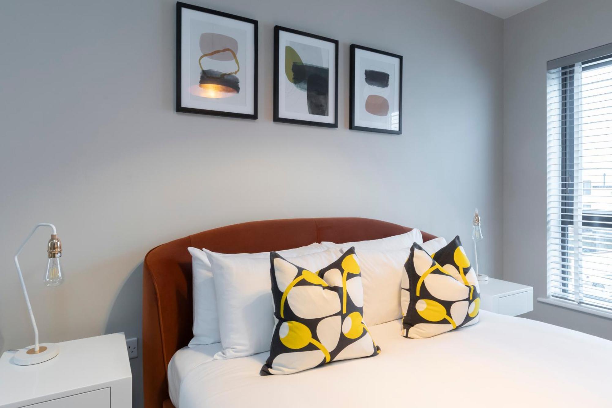 Elliot Oliver - Chic 2 Bedroom Town Centre Apartment Cheltenham Eksteriør billede
