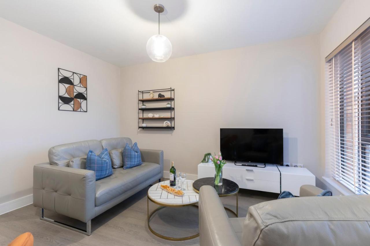 Elliot Oliver - Chic 2 Bedroom Town Centre Apartment Cheltenham Eksteriør billede